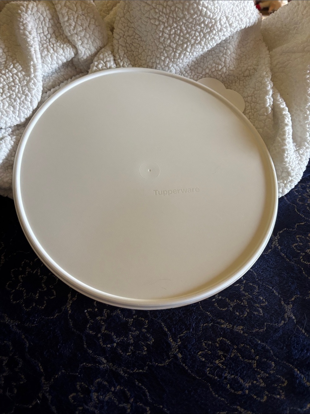 Tupperware White Round Plastic Storage Lid